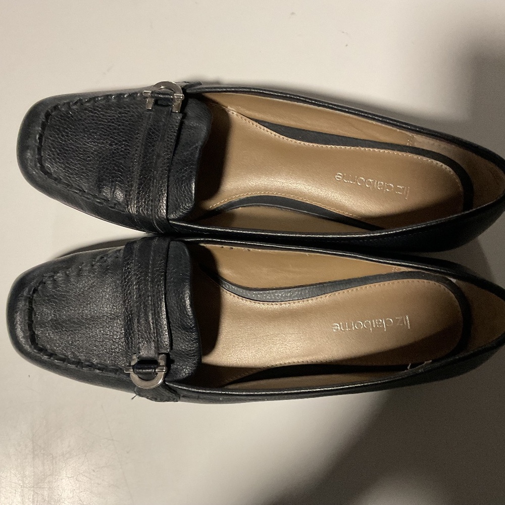 Liz Claiborne flats black size 8. 1/2